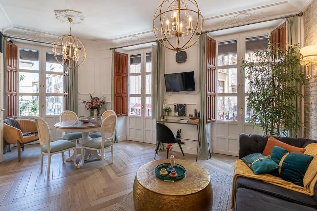 Ch Elvira Luxury Apartment Гранада Экстерьер фото