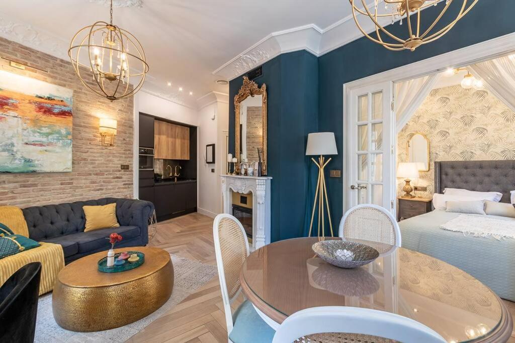 Ch Elvira Luxury Apartment Гранада Экстерьер фото